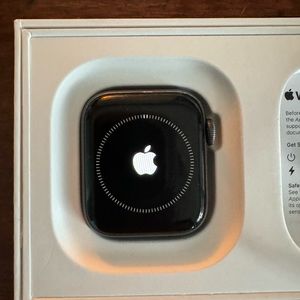 Apple series 4 watch 40 MM
